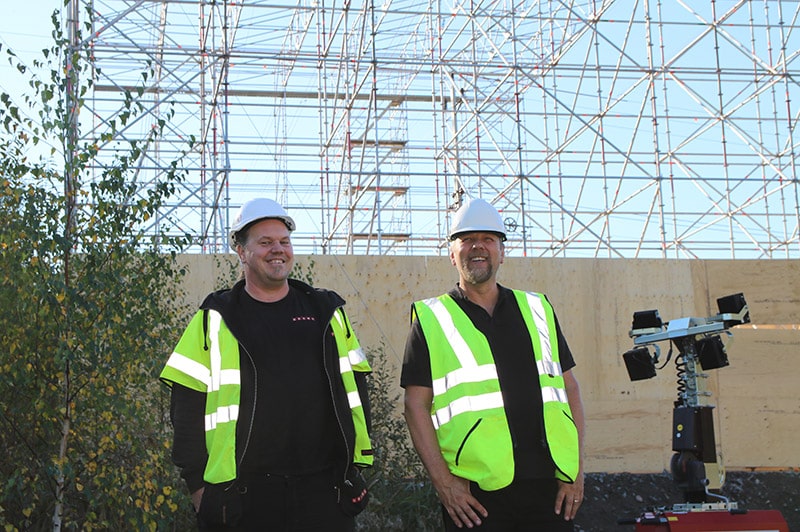 Foto av Daniel Pertot, projektledare på Cramo och Torbjörn Lexander teknisk samordnare på Layher