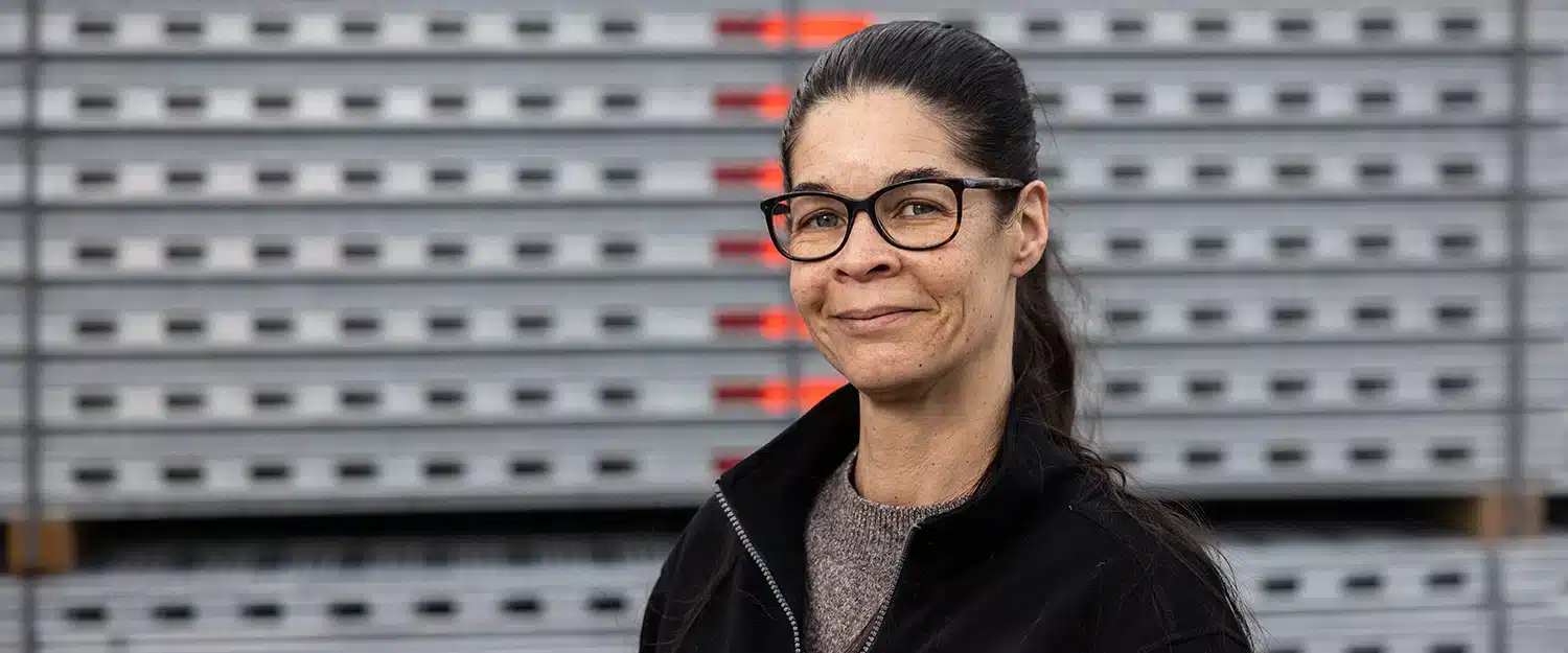 Bild på Layher medarbetare Pollyanna Åkesson