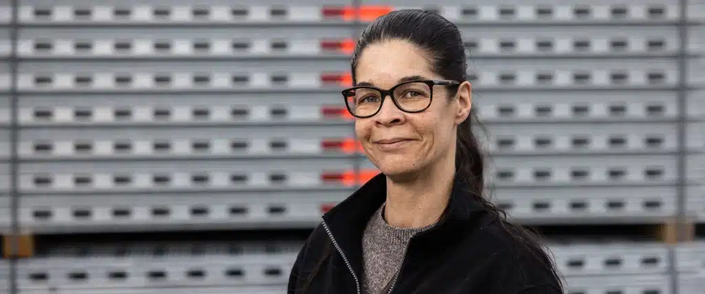 Bild på Layher medarbetare Pollyanna Åkesson